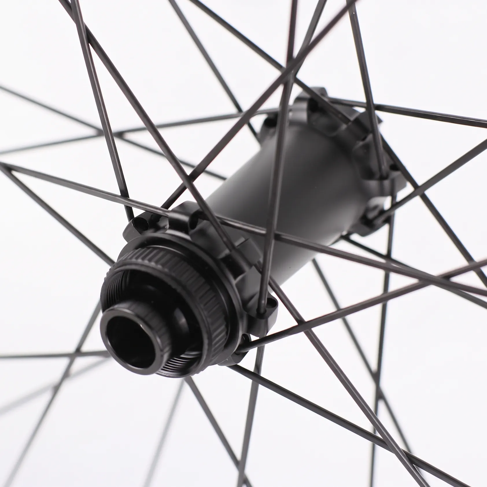 Venn 2430 SL XC Front Boost Hub and Spoke Detail