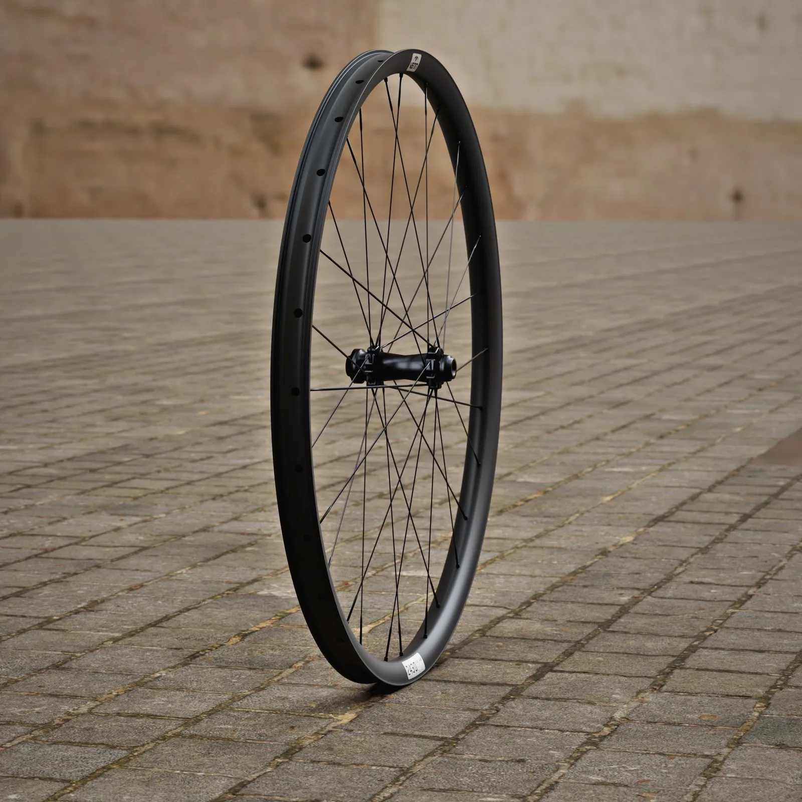 Venn 2430 S AM carbon wielset, langs de velg