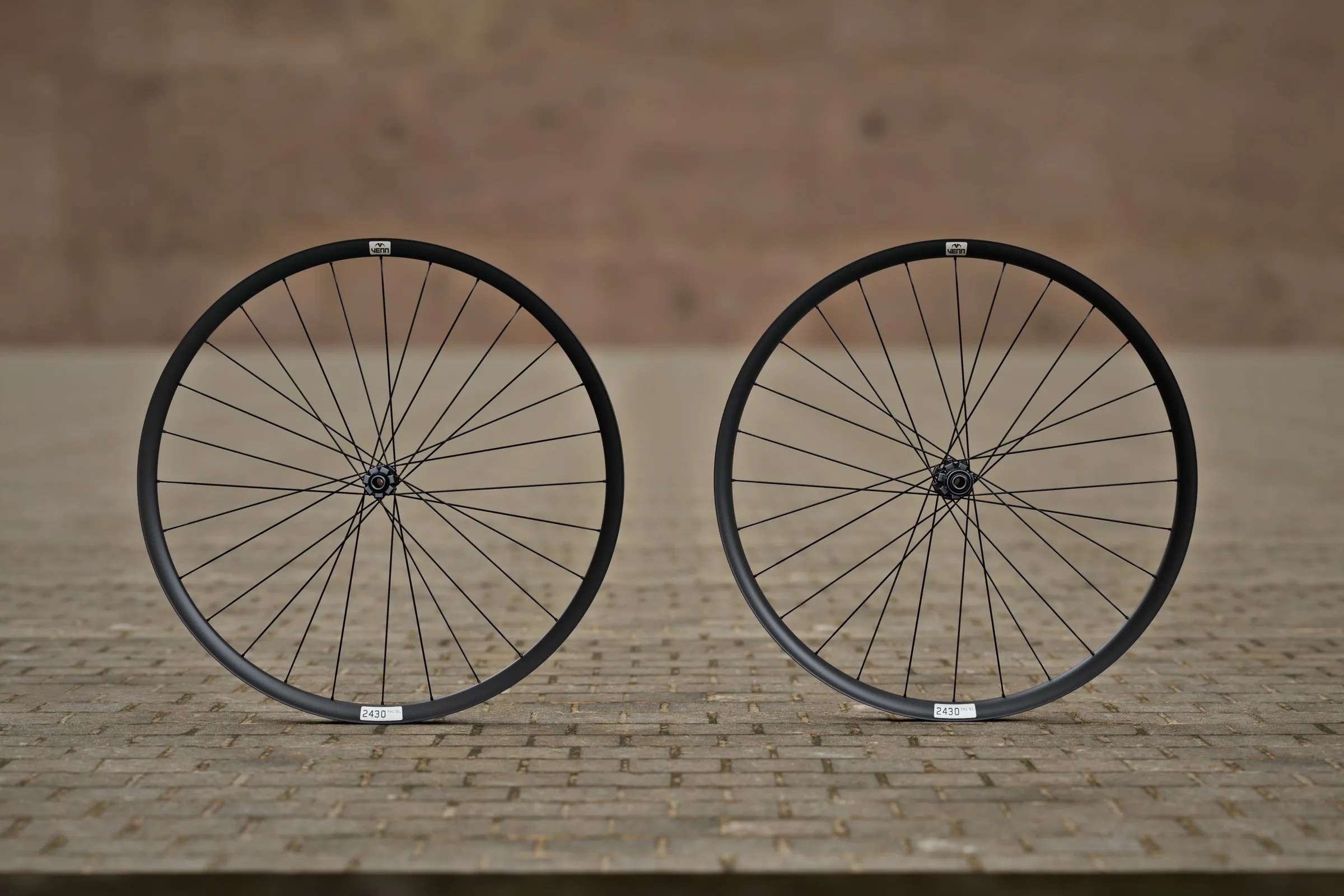 Venn 2430 S XC carbon wielset, gekruist