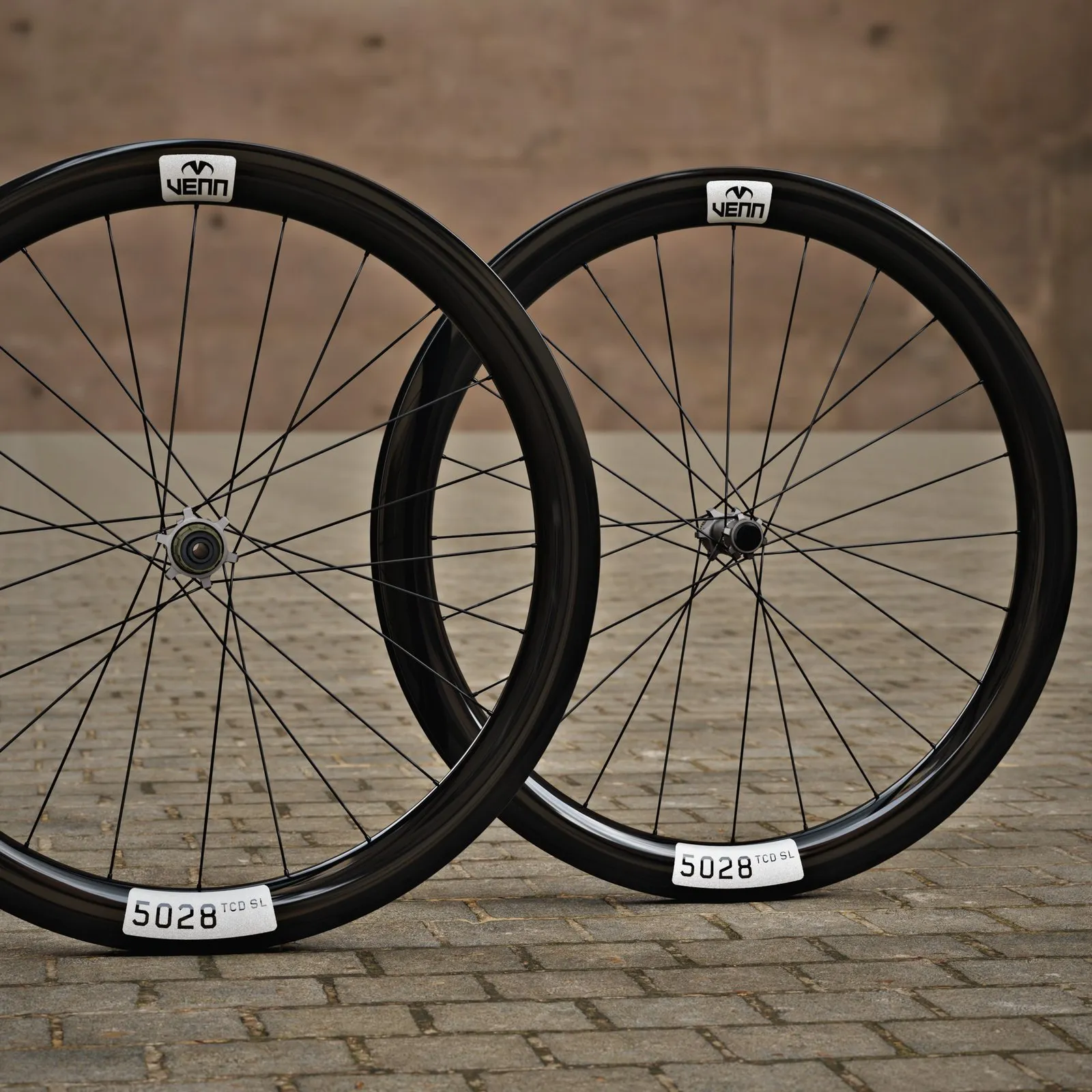 Venn 5028 HE1 carbon wielset, naast elkaar
