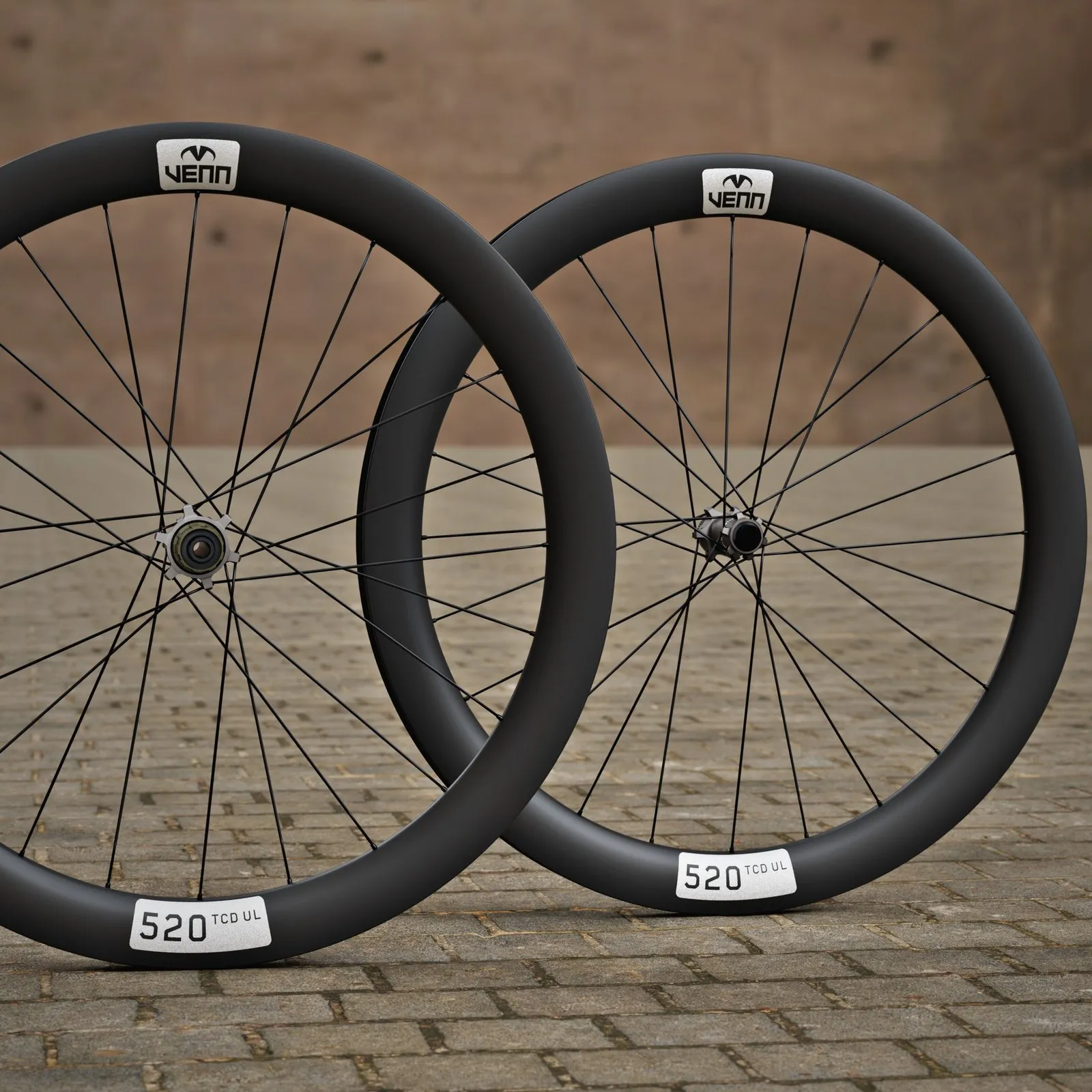 Venn 520 HE1 carbon wielset op Venn Helix-01 naven, naast elkaar